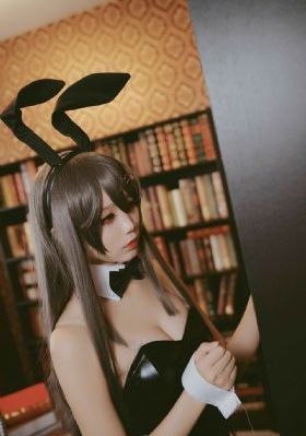 25岁的女高中