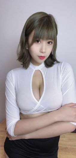 日本人强开乳罩摸双乳吃奶