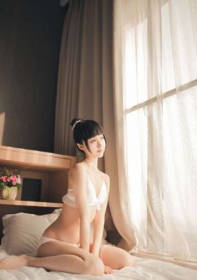 天降女子从二楼掉下来